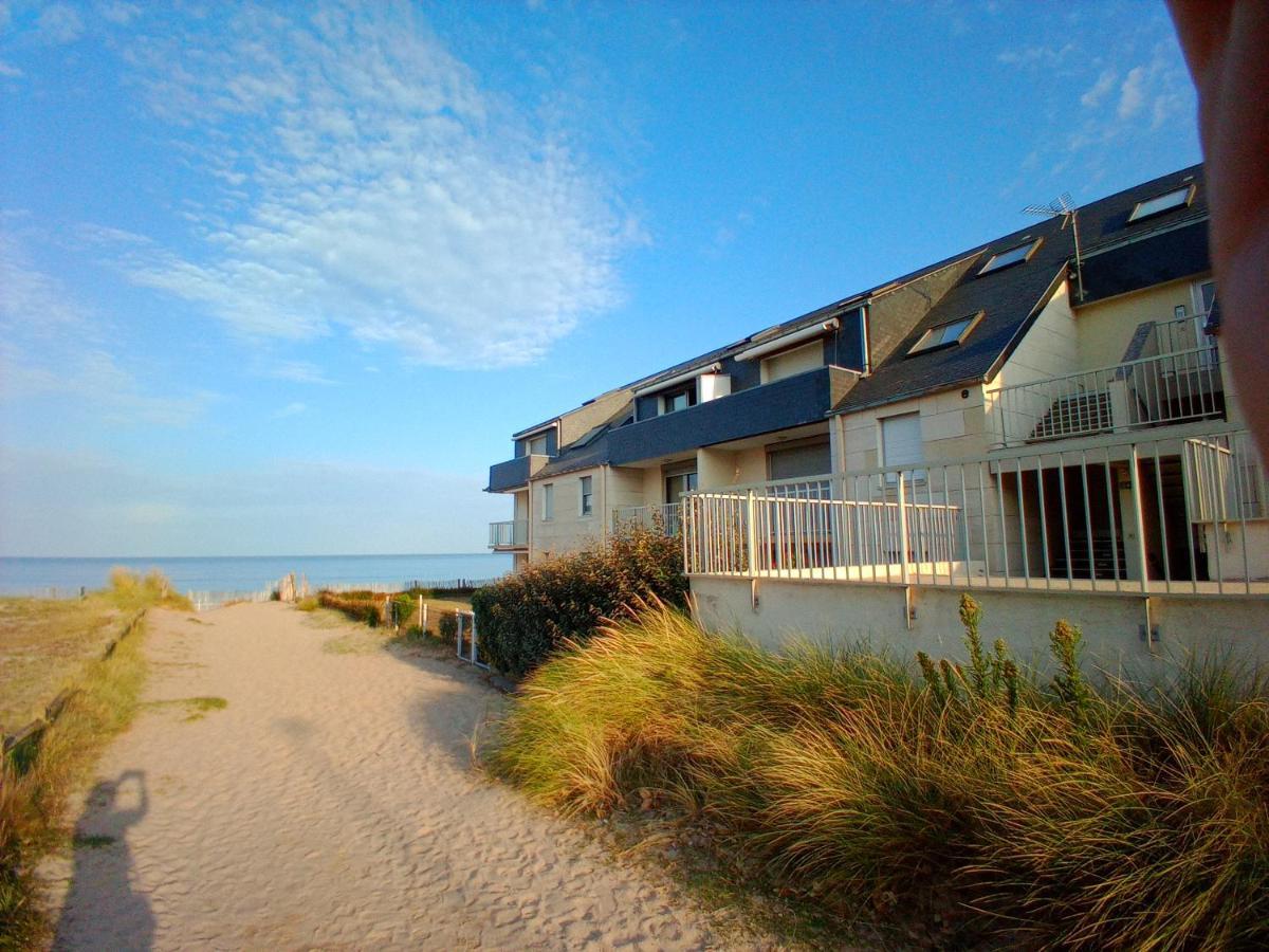 Ferienwohnung Duplex Les Pieds Dans L' Eau Jullouville-les-Pins Exterior foto