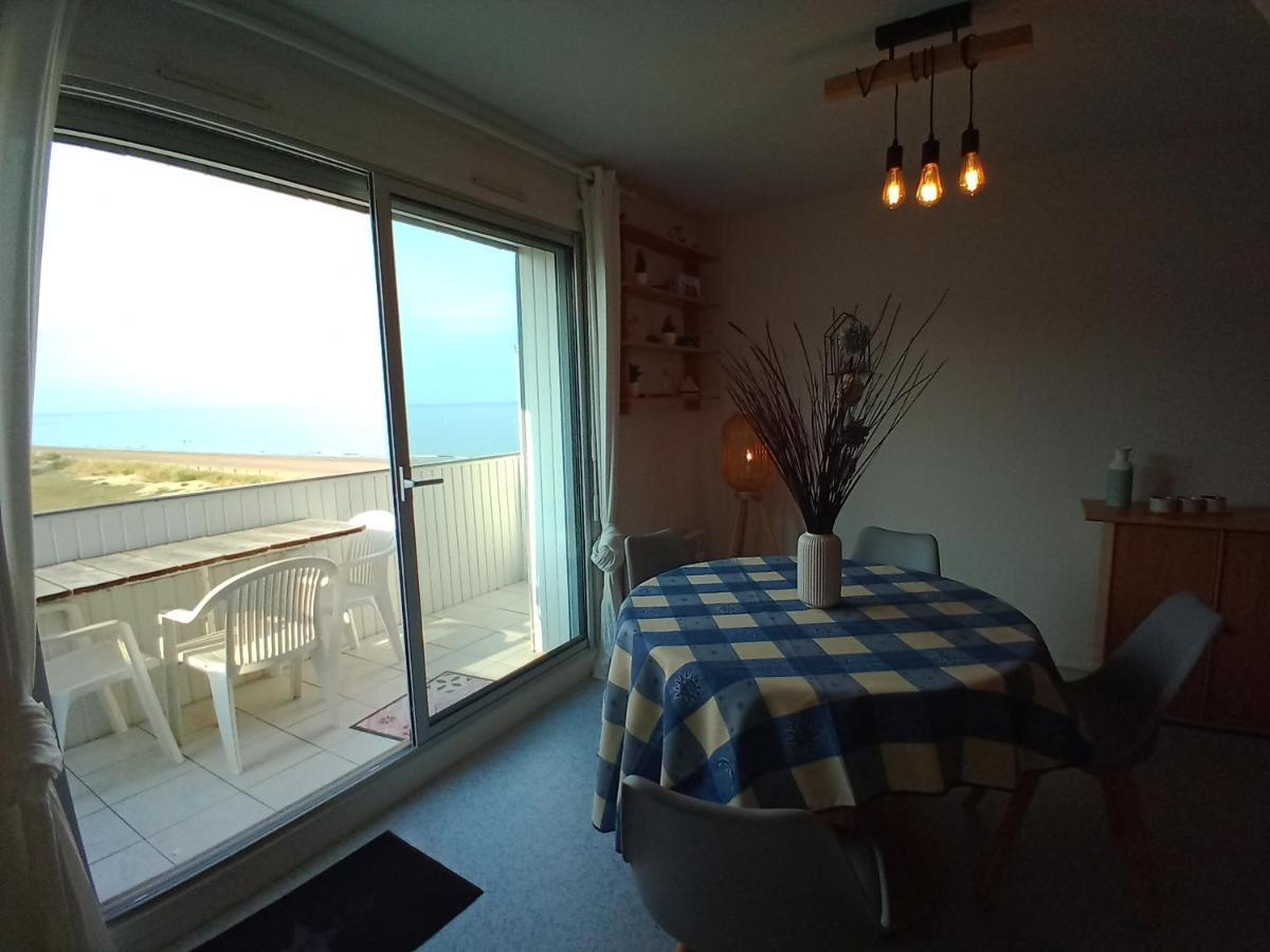 Ferienwohnung Duplex Les Pieds Dans L' Eau Jullouville-les-Pins Exterior foto