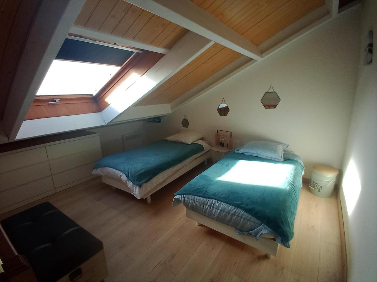 Ferienwohnung Duplex Les Pieds Dans L' Eau Jullouville-les-Pins Exterior foto