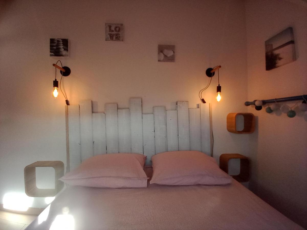 Ferienwohnung Duplex Les Pieds Dans L' Eau Jullouville-les-Pins Exterior foto
